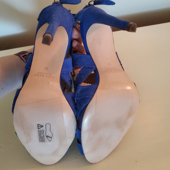Zara blue microsuede cutout heels - Picture 4 of 13